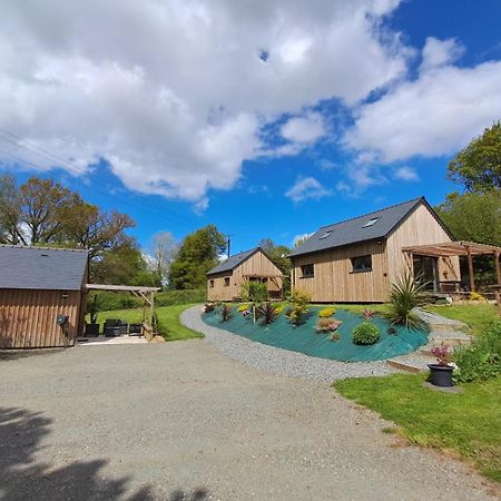 Chalets De Pont Cob Avec Spa Gouézec Exteriör bild