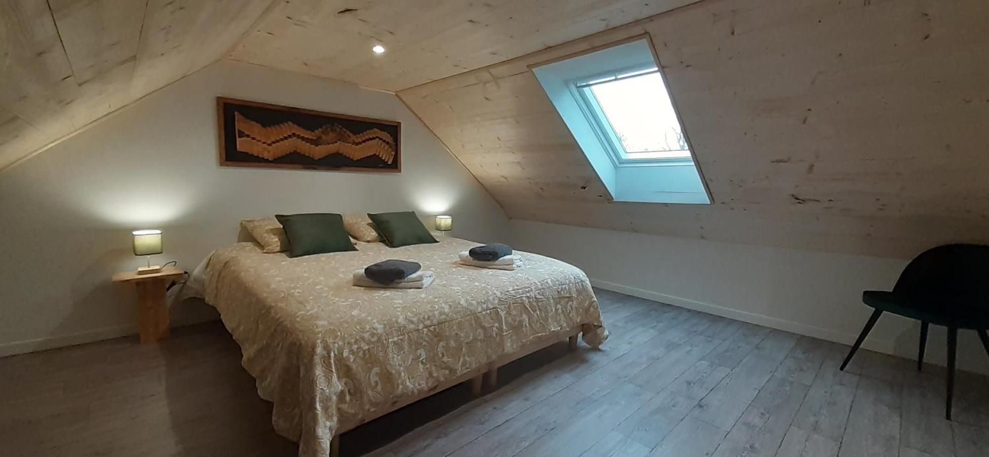 Chalets De Pont Cob Avec Spa Gouézec Exteriör bild