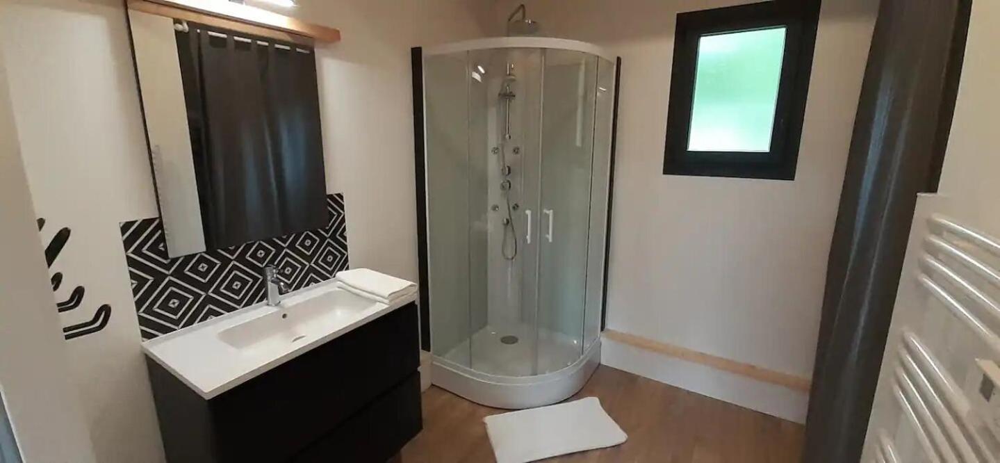 Chalets De Pont Cob Avec Spa Gouézec Exteriör bild